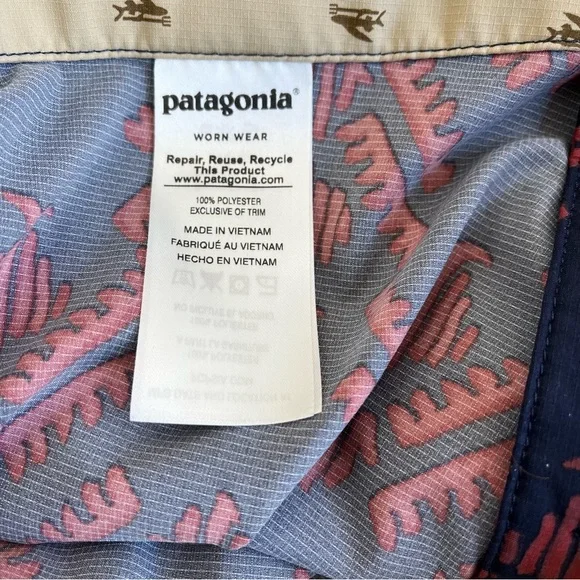 Patagonia Men’s Navy Stretch Planing Boardshorts
